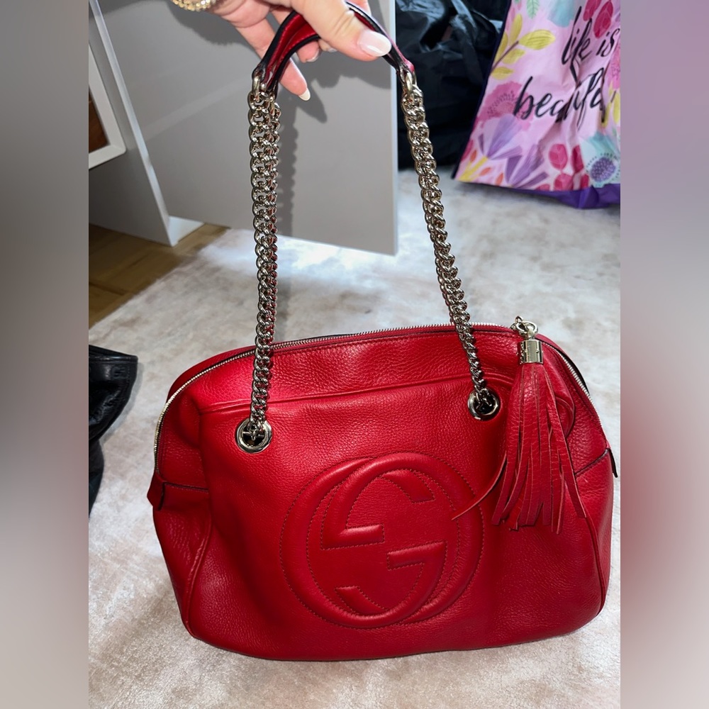 COLOR OF THE SEASON! Red Gucci Purse with zipper